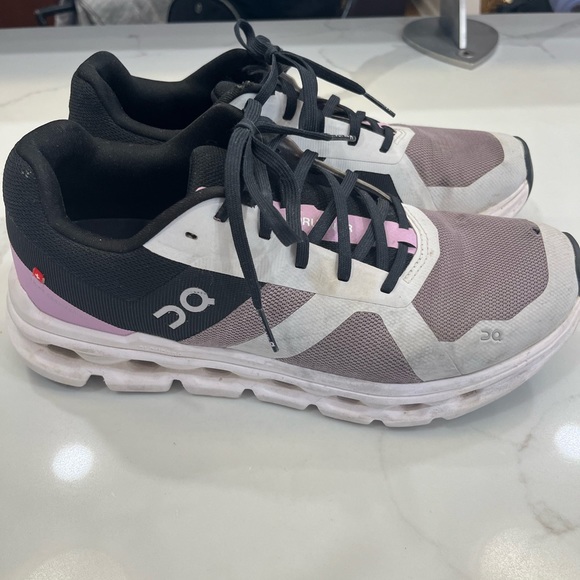 On Running Shoes - On running cloudrunner tennis shoes *see pics
